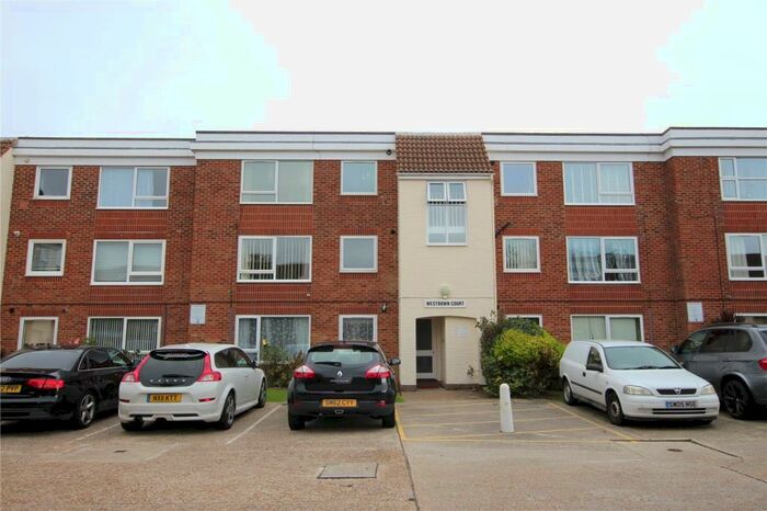 2 Bedroom Apartment To Rent In Downview Road, Worthing, West Sussex, BN11