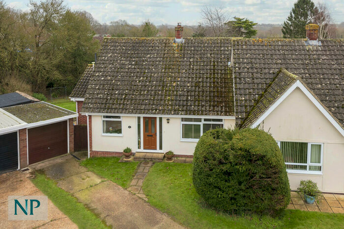 3 Bedroom Semi-Detached House For Sale In Heycroft Way, Nayland, CO6