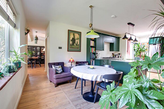4 Bedroom Bungalow For Sale In Yeovilton Close, Everton, Lymington, SO41