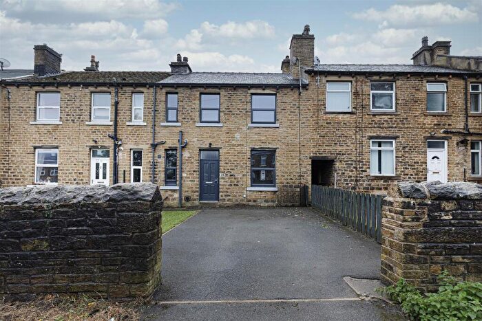 2 Bedroom Terraced House To Rent In Wellington Street, Oakes, Huddersfield, HD3
