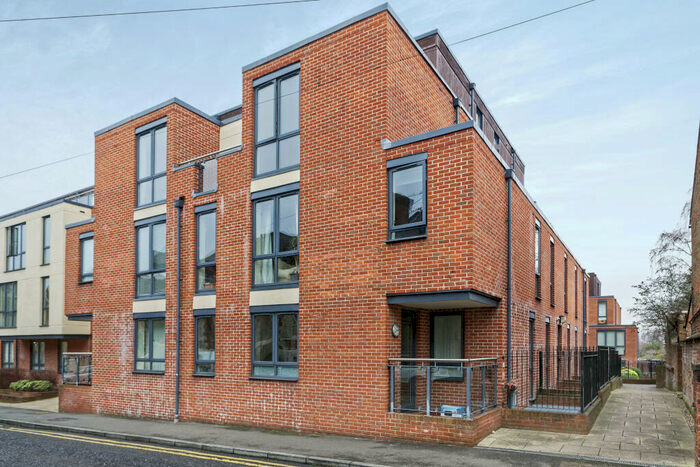 2 Bedroom Apartment To Rent In Guildford, GU1