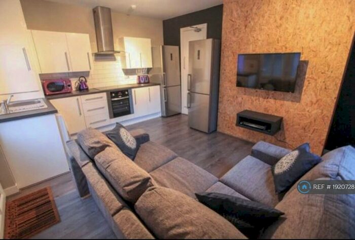 7 Bedroom Semi-Detached House To Rent In Romer Road, Liverpool, L6