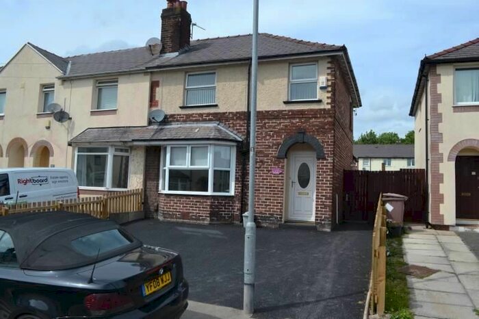 3 Bedroom Semi-Detached House To Rent In Oak Avenue, Newton-Le-Willows, WA12