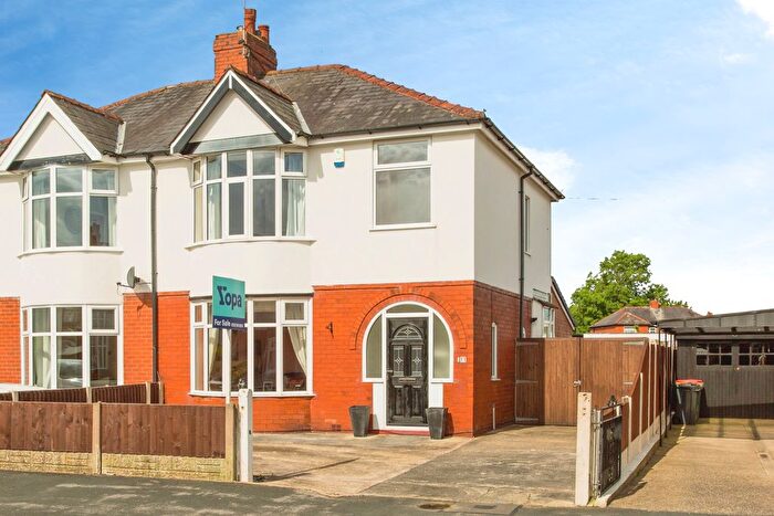 3 Bedroom Semi-Detached House For Sale In Clifton Avenue, Preston, PR2