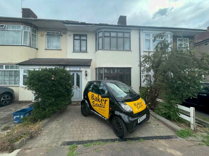 4 Bedroom Terraced House To Rent In Inverness Drive, Chigwell, Essex, IG6