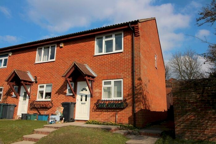 3 Bedroom End Of Terrace House To Rent In Aveling Close, Purley CR8