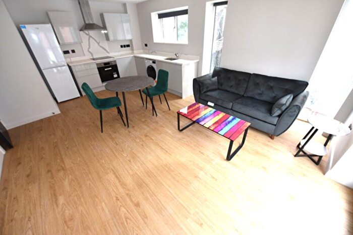 1 Bedroom Flat To Rent In Trinity Apartments, Flat, LS12