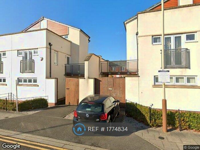 3 Bedroom Semi-Detached House To Rent In Watkin Road, Leicester, LE2