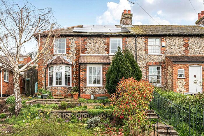 3 Bedroom End Of Terrace House For Sale In Rushmore Hill, Orpington, BR6