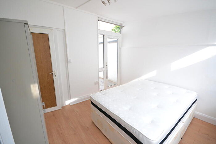 1 Bedroom Flat To Rent In Harrow Road, Brent, London, NW10