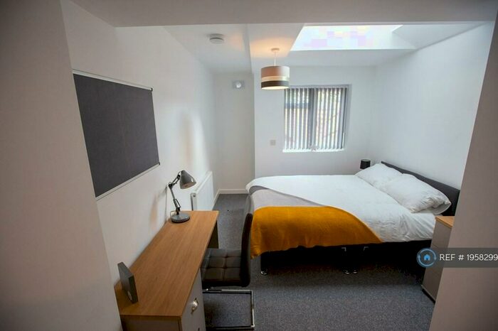 6 Bedroom End Of Terrace House To Rent In Charter Avenue, Coventry, CV4