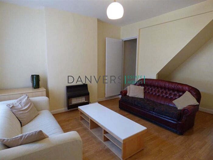 4 Bedroom Terraced House To Rent In Ullswater Street, Leicester, LE2