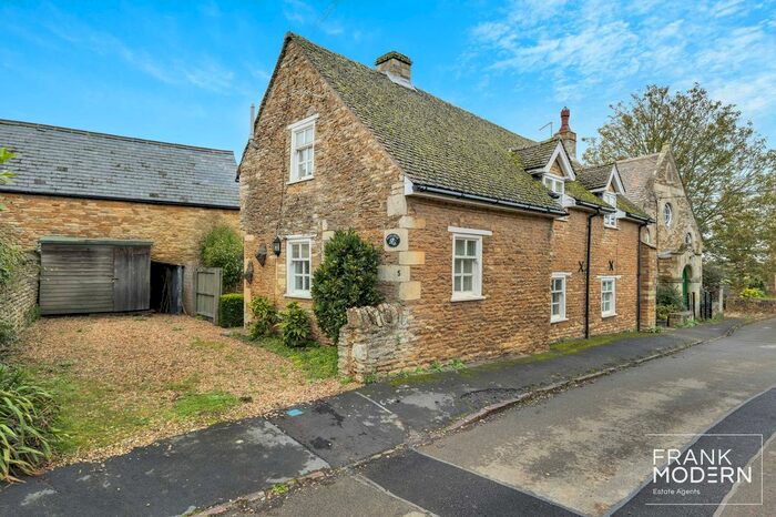 2 Bedroom Detached House For Sale In Station Road, Morcott, LE15