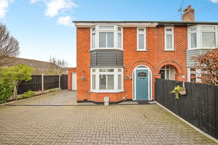 3 Bedroom Semi Detached House For Sale In Ipswich Road, Colchester, CO4