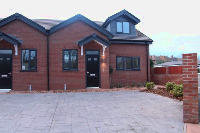 2 Bedroom Semi-Detached Bungalow To Rent In Kartar Drive, Wednesbury WS10