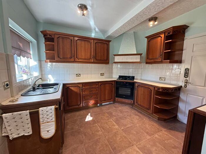 3 Bedroom End Of Terrace House For Sale In Stamford Grove, Stalybridge, SK15