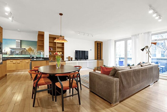 2 Bedroom Flat To Rent In Upper Ground, London, SE1