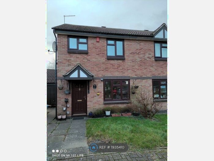 3 Bedroom Semi-Detached House To Rent In Wisley Close, West Bridgford, Nottingham, NG2