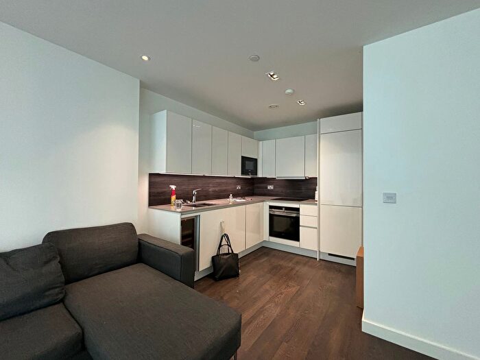 1 Bedroom Flat To Rent In Devan Grove, London, N4