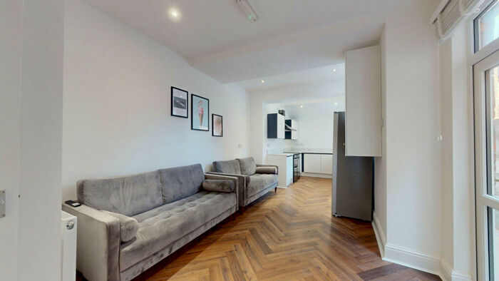 6 Bedroom House To Rent In Richmond Road, Manchester, M14