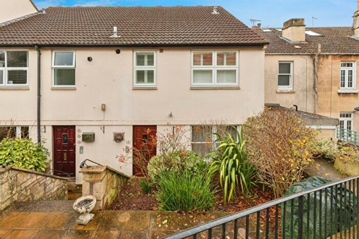 2 Bedroom Flat For Sale In Tyning Lane, Bath, BA1