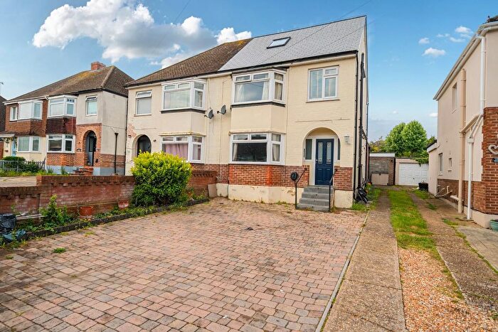4 Bedroom Semi-Detached House For Sale In The Dale, Waterlooville, PO7