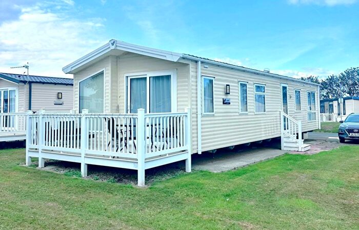 2 Bedroom Lodge For Sale In Whitley Bay, NE26