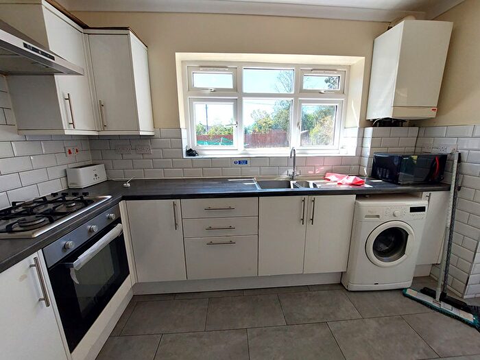 2 Bedroom Terraced House To Rent In Ilford, Essex, IG2
