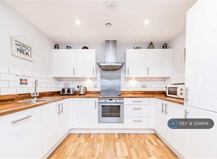 2 Bedroom Flat To Rent In Sun Passage, London, SE16