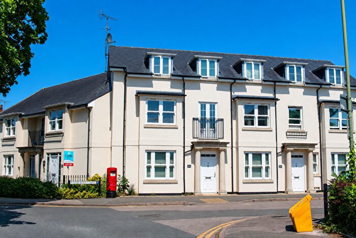 2 Bedroom Flat To Rent In Pleasant Place, Hersham Village, KT12