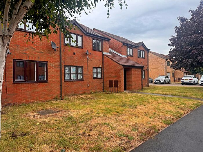 1 Bedroom Flat To Rent In Bolton Lane Harlington, Middlesex, UB3