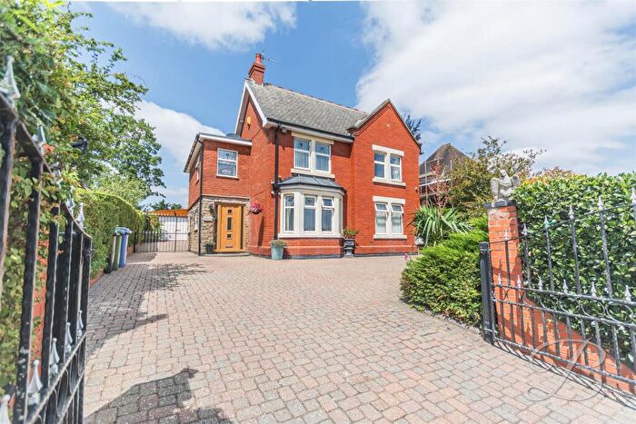 4 Bedroom Detached House For Sale In Clipstone Road West, Forest Town, Mansfield, NG19