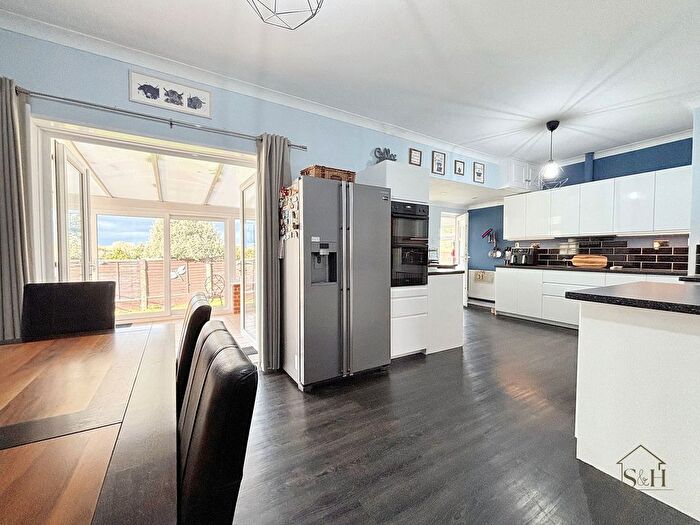 2 Bedroom Detached Bungalow For Sale In Coopers Lane, Sellindge, TN25