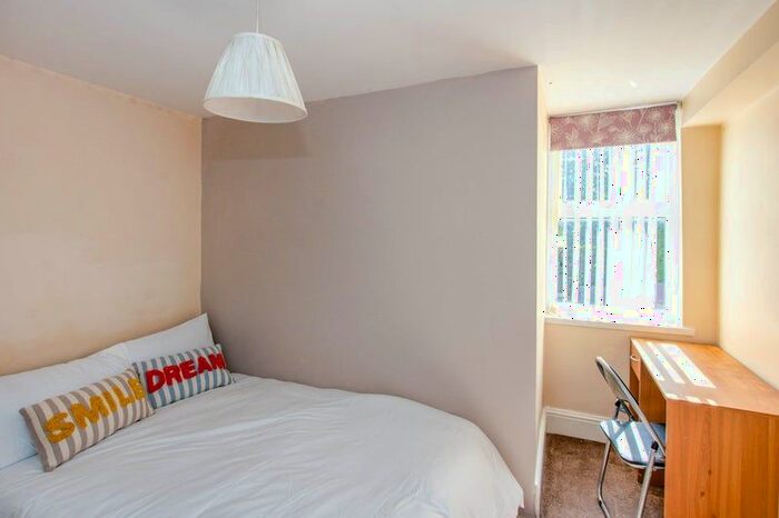 Town House To Rent In Room, Tiverton Road, Birmingham, B29