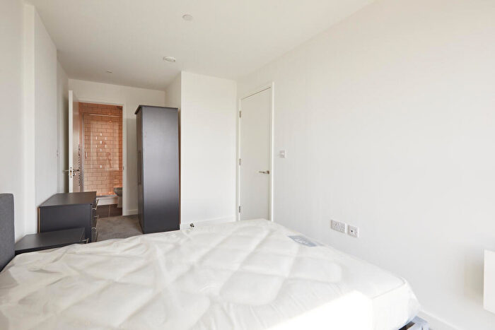 2 Bedroom Apartment To Rent In Talbot Road, Manchester, M16