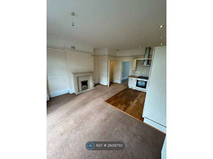 2 Bedroom Flat To Rent In Copthorne Road, Wolverhampton, WV3