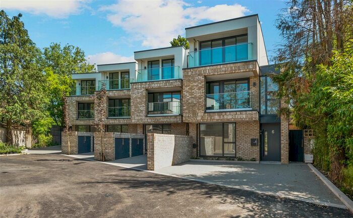4 Bedroom Property For Sale In Orchard Grove, West Wimbledon, SW20