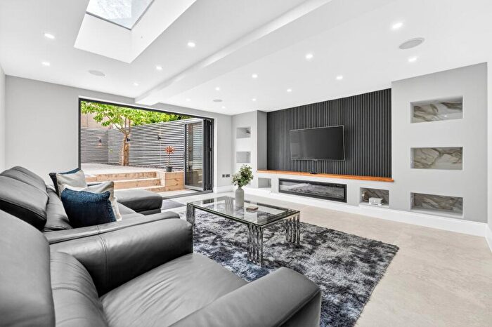5 Bedroom Terraced House To Rent In Grayling Road, Stoke Newington, N16