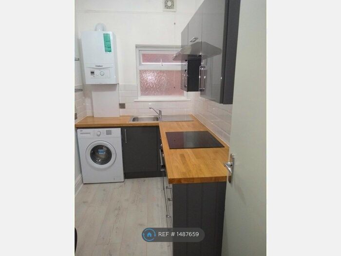 1 Bedroom Flat To Rent In Didsbury, Manchester, M20