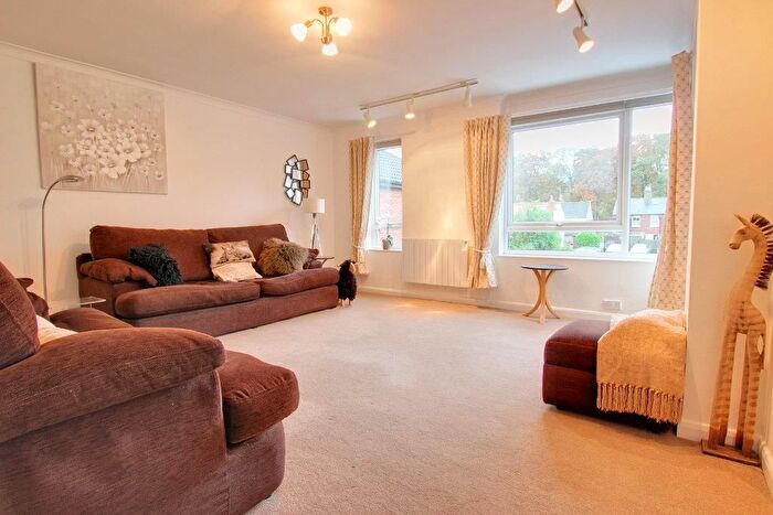 3 Bedroom Flat To Rent In Minster Court, Beverley, HU17