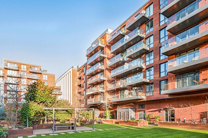 2 Bedroom Flat For Sale In Gaumont Place, London, SW2