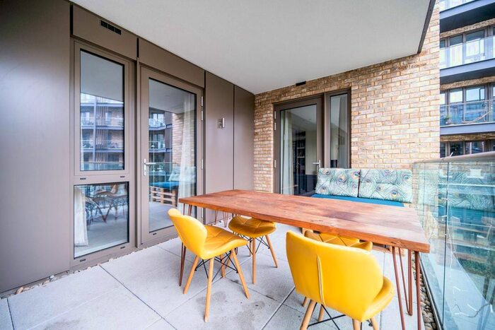 2 Bedroom Flat To Rent In The Grange, Bermondsey, London, SE1