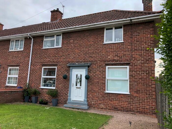 3 Bedroom Semi-Detached House To Rent In Garland Road, Stourport-On-Severn, Worcestershire, DY13