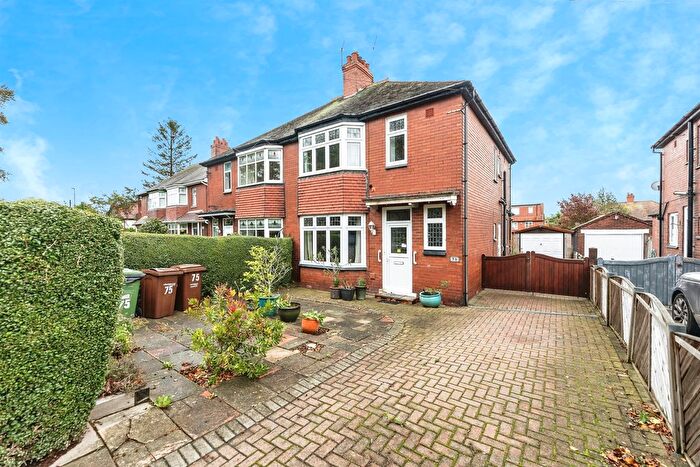 4 Bedroom Semi-detached House For Sale In Ackworth Road, Pontefract, WF8
