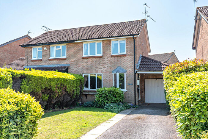 3 Bedroom Semi-Detached House For Sale In Gadshill Drive, Stoke Gifford, Bristol, BS34