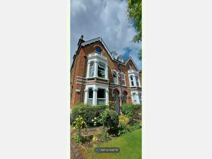 1 Bedroom Flat To Rent In Queens Road, London, SW19