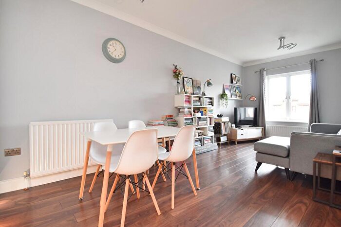 2 Bedroom Apartment For Sale In Terrace Road, Walton-on-Thames, KT12
