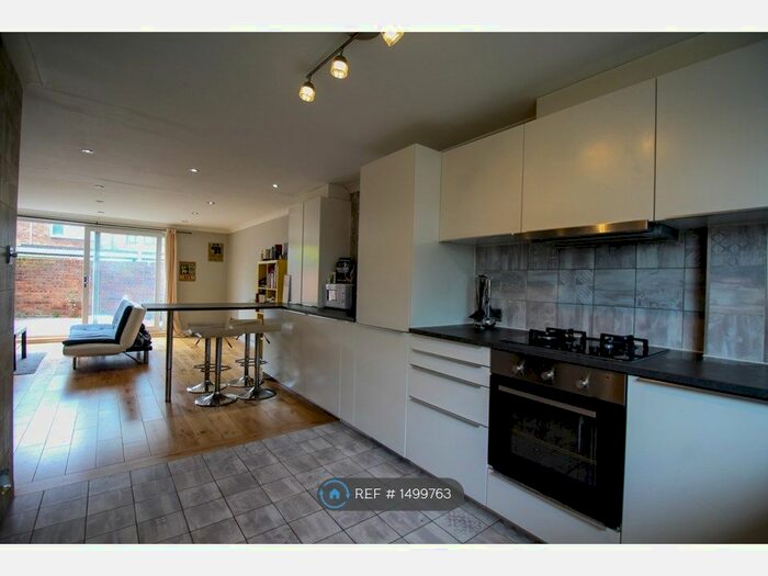 3 Bedroom Maisonette To Rent In Brooking Road, London, E7