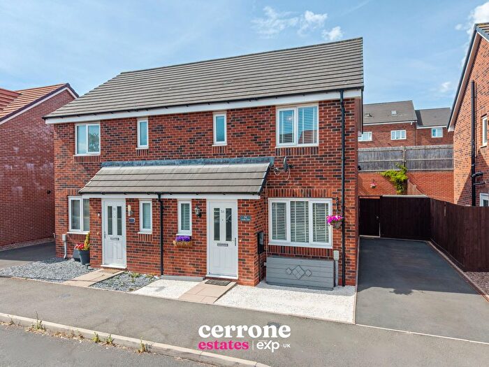 3 Bedroom Semi-Detached House For Sale In Laceby Close, Redditch, B97
