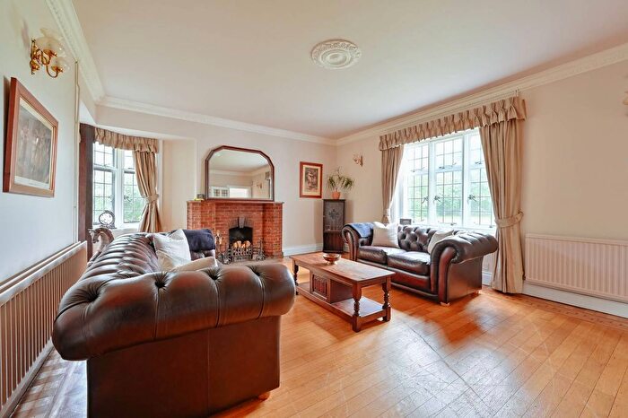 5 Bedroom Detached House For Sale In Abbots Road, Watford, Abbots Langley, WD5